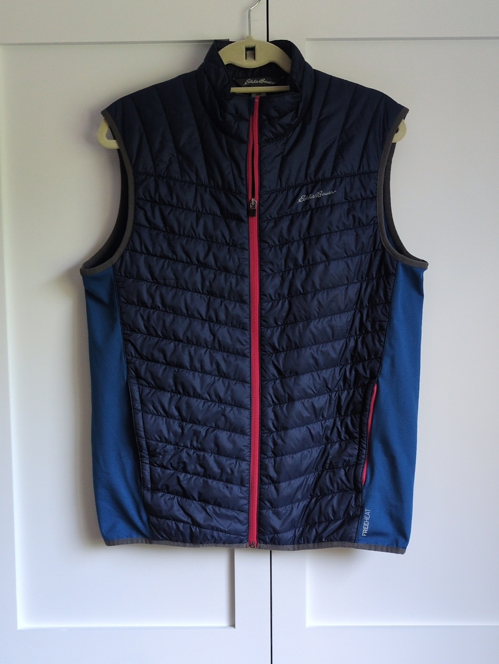 Eddie Bauer Men's Quilted Vest Navy Blue Red Zip Stretch Sides Size M